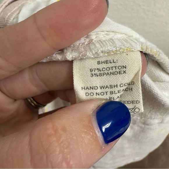 Altar’d State Pink Daisy Shorts Size Large - Picture 4 of 4